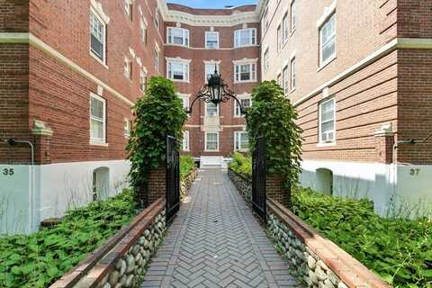 35 Lee St 11, Cambridge, MA 02139