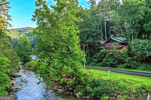 55 River Bend LN, Blue Ridge, GA 30513