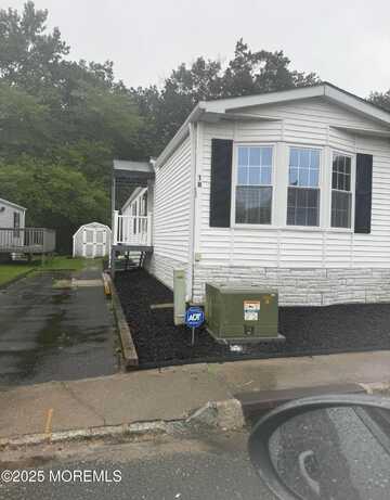 18 Ruffian Way, Howell, NJ 07731