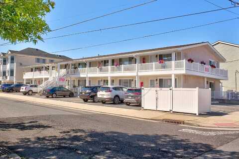 130 N Adams Ave, Margate City, NJ 08402
