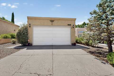 9824 N Lagrima De Oro NE, Albuquerque, NM 87111