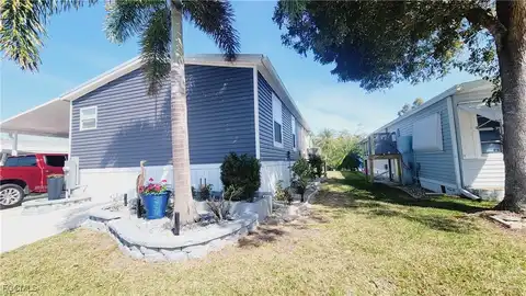 352 Shoreland Drive, Fort Myers, FL 33905