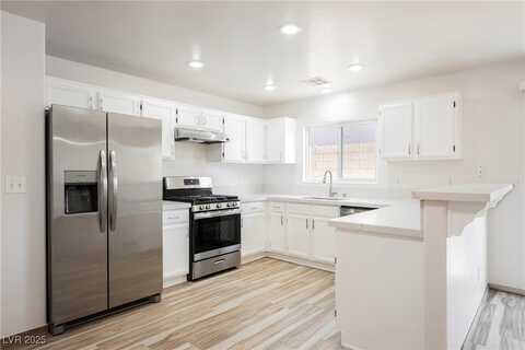8277 Time Machine Avenue, Las Vegas, NV 89113