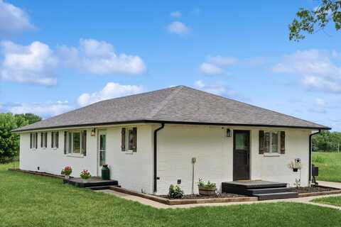 558 E 427th Road, Bolivar, MO 65613