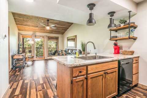 437 Notch Lane, Branson West, MO 65737