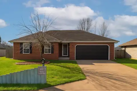 1017 N Golden Avenue, Springfield, MO 65802
