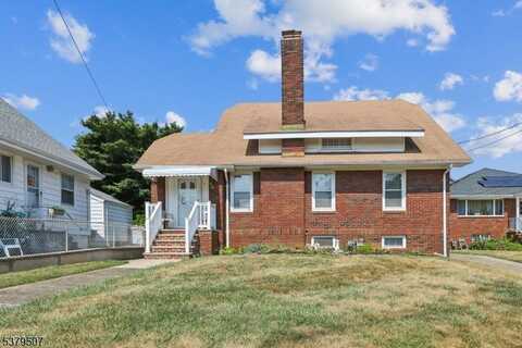 40 Maplewood Ave, Clifton, NJ 07013