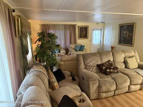 8869 Highpoint Avenue, Brooksville, FL 34613