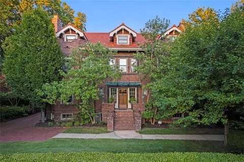 3821 Gillham Road, Kansas City, MO 64111