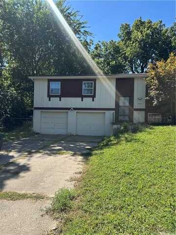 1806 N Ponca Drive, Independence, MO 64058