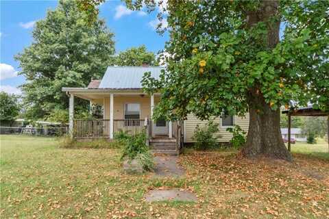 402 Pine Street, Blackburn, MO 65321