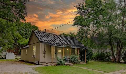413 E Lincoln Street, Clinton, MO 64735