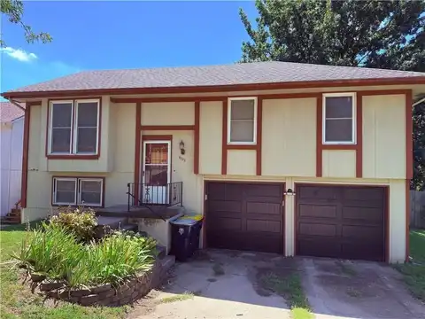 8703 NW 83rd Street, Kansas City, MO 64152