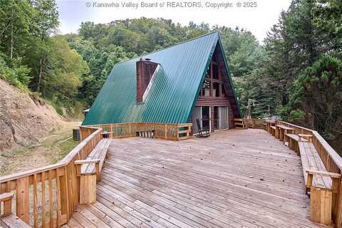 39 Stollinball Road, Chapmanville, WV 25508
