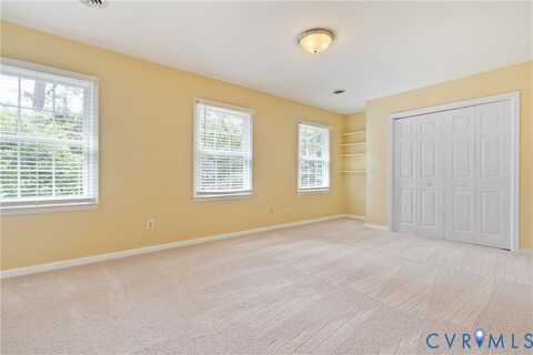 4700 Split Creek Ct, Chester, VA 23831