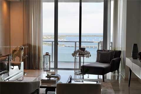 1300 Brickell Bay Dr, Miami, FL 33131