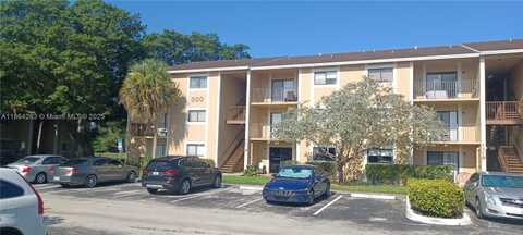 300 W Palm Cir W, Pembroke Pines, FL 33025