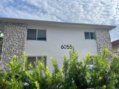 6055 NW 37th St, Virginia Gardens, FL 33166