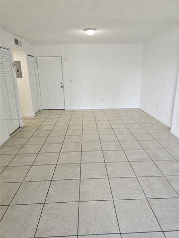 8240 SW 210th St, Cutler Bay, FL 33189