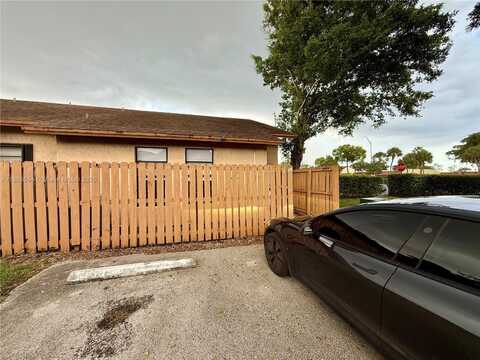 6703 NW 192nd Ter, Hialeah, FL 33015