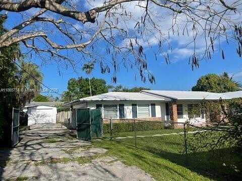7105 SW 84th Ave, Miami, FL 33143
