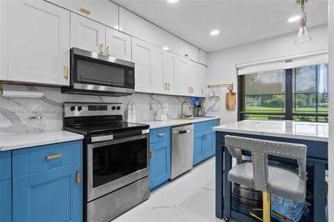 3549 W Inverrary Blvd W, Lauderhill, FL 33319