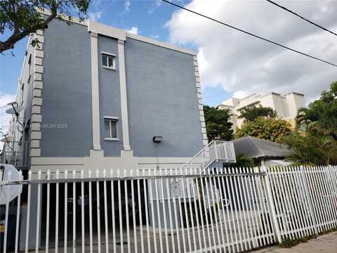 853 SW 2nd St, Miami, FL 33130