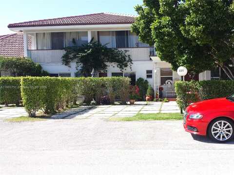 931 NE 4th St, Boca Raton, FL 33432