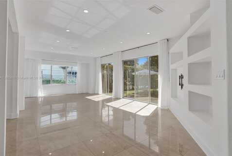 1318 Jackson St, Hollywood, FL 33019