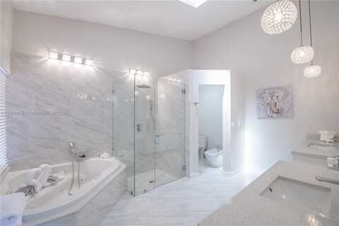 1300 Danbury Ave, Davie, FL 33325