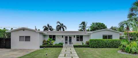 2055 NE 202nd St, Miami, FL 33179