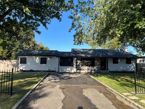 1553 Potter Boulevard, Bay Shore, NY 11706