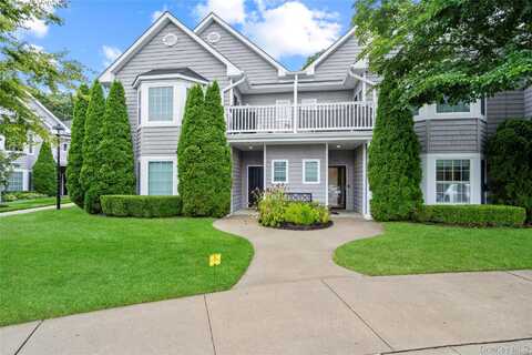 303 OKeefe Court, Oakdale, NY 11769