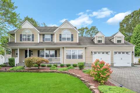 4 Vera Court, Centereach, NY 11720