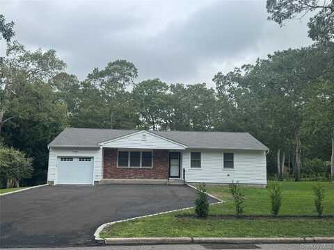 60 Eisenhower Drive, East Quogue, NY 11942