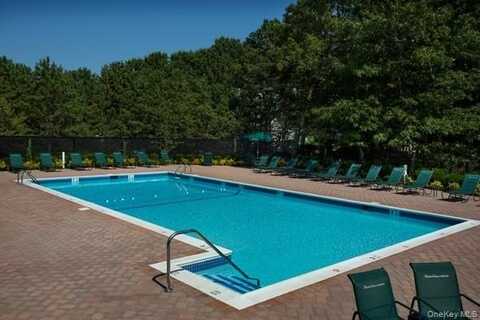 170 Starlight Walk, Holbrook, NY 11741