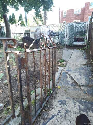 undefined, Maspeth, NY 11378