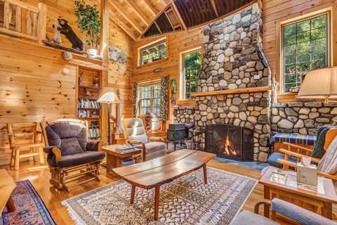 75 Menatoma Camp Road, Readfield, ME 04355