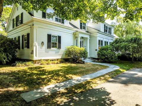 27 High Street, Camden, ME 04843