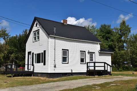 45 Hathaway Road, Mattawamkeag, ME 04459