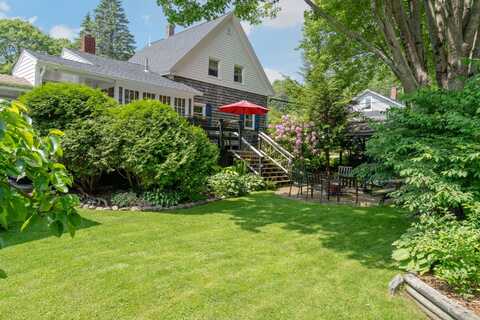 17 Middle Street, Topsham, ME 04086