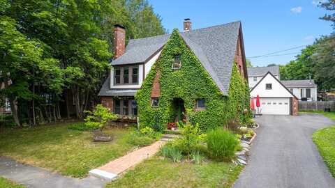 43 Roosevelt Avenue, Waterville, ME 04901