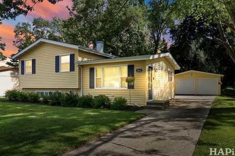 2807 Myang Avenue, McHenry, IL 60050