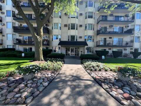 5506 N Lincoln Avenue, Morton Grove, IL 60053