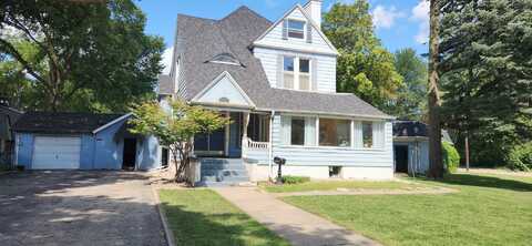 902 W 3rd Street, Sterling, IL 61081