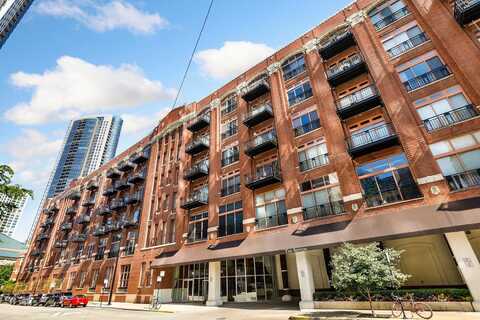 360 W Illinois Street, Chicago, IL 60654