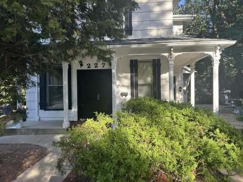 227 N 1st Street, Geneva, IL 60134