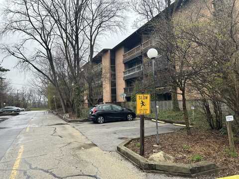 5500 Hillcrest Lane, Lisle, IL 60532