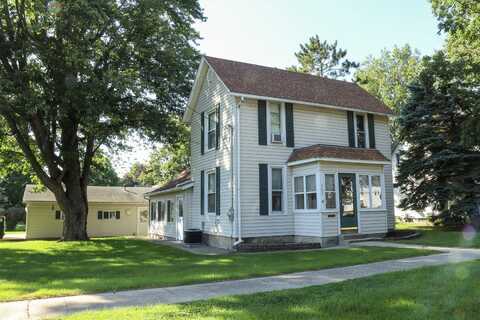 303 S Grape Street, Morrison, IL 61270