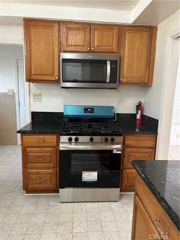 1411 W Avenue H9, Lancaster, CA 93534
